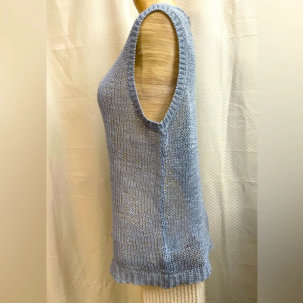 🔴 DKNY loosely knitted baby blue top. Size L - Picture 2 of 6